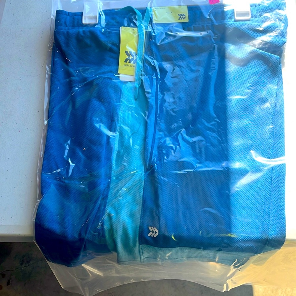 NWT All in Motion Mens XL shorts
